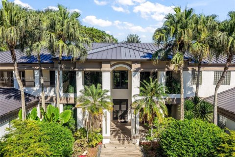 House in Pinecrest, Florida 7 bedrooms, 993.03 sq.m. № 1968897 - photo 3