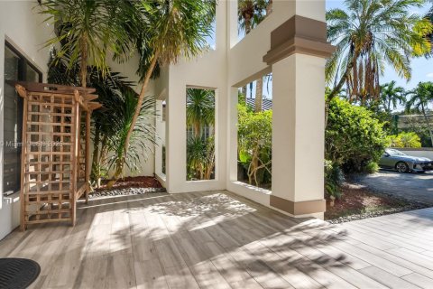 House in Pinecrest, Florida 7 bedrooms, 993.03 sq.m. № 1968897 - photo 17