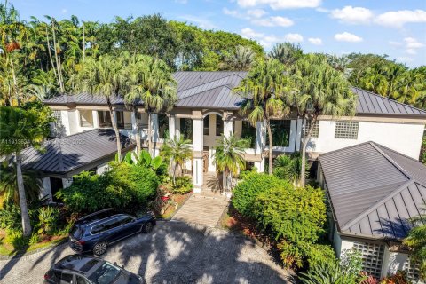 House in Pinecrest, Florida 7 bedrooms, 993.03 sq.m. № 1968897 - photo 1