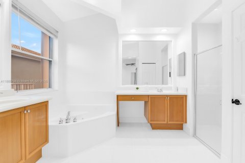 Villa ou maison à vendre à Miramar, Floride: 4 chambres, 214.98 m2 № 1954024 - photo 21