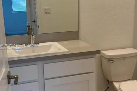Снять в аренду таунхаус в Флорида-Сити, Флорида 3 спальни, 136.19м2, № 2035636 - фото 9