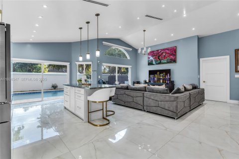 Casa en venta en Miami, Florida, 4 dormitorios, 183.39 m2 № 1985906 - foto 19
