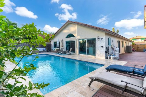 Casa en venta en Miami, Florida, 4 dormitorios, 183.39 m2 № 1985906 - foto 1