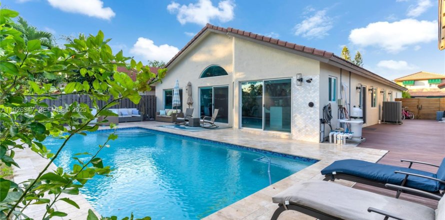Casa en Miami, Florida 4 dormitorios, 183.39 m2 № 1985906