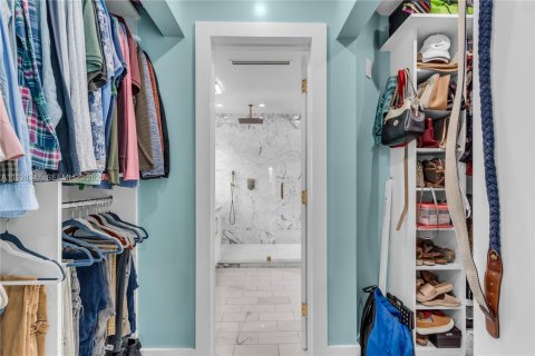 Casa en venta en Miami, Florida, 4 dormitorios, 183.39 m2 № 1985906 - foto 28