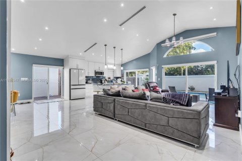 Casa en venta en Miami, Florida, 4 dormitorios, 183.39 m2 № 1985906 - foto 21