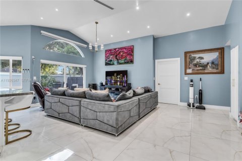 Casa en venta en Miami, Florida, 4 dormitorios, 183.39 m2 № 1985906 - foto 22