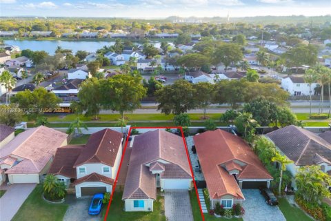 Casa en venta en Miami, Florida, 4 dormitorios, 183.39 m2 № 1985906 - foto 6