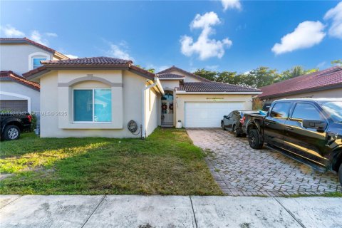 Casa en venta en Miami, Florida, 4 dormitorios, 183.39 m2 № 1985906 - foto 12