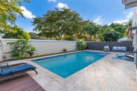 Casa en venta en Miami, Florida, 4 dormitorios, 183.39 m2 № 1985906 - foto 2