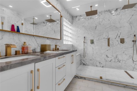 Casa en venta en Miami, Florida, 4 dormitorios, 183.39 m2 № 1985906 - foto 26