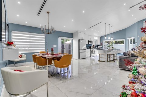 Casa en venta en Miami, Florida, 4 dormitorios, 183.39 m2 № 1985906 - foto 14