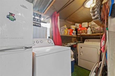 Купить виллу или дом в Майами-Гарденс, Флорида 2 спальни, 61.5м2, № 1948249 - фото 16