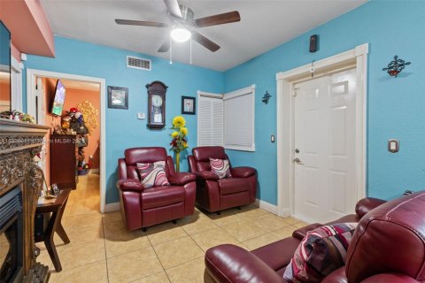 Купить виллу или дом в Майами-Гарденс, Флорида 2 спальни, 61.5м2, № 1948249 - фото 6