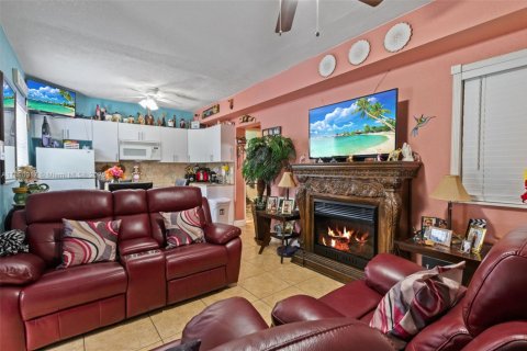 Купить виллу или дом в Майами-Гарденс, Флорида 2 спальни, 61.5м2, № 1948249 - фото 9