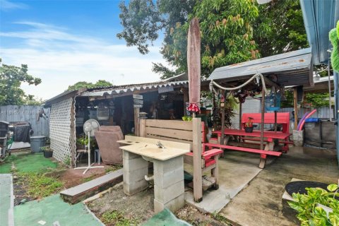 Купить виллу или дом в Майами-Гарденс, Флорида 2 спальни, 61.5м2, № 1948249 - фото 17