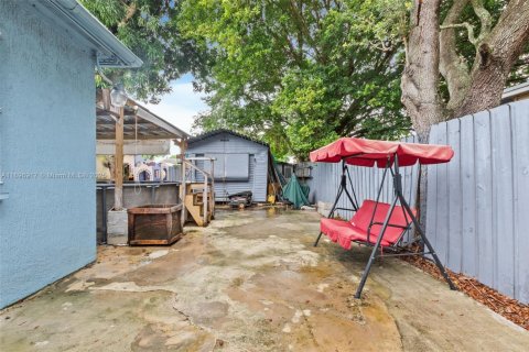 Купить виллу или дом в Майами-Гарденс, Флорида 2 спальни, 61.5м2, № 1948249 - фото 24