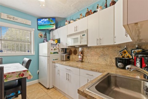 Купить виллу или дом в Майами-Гарденс, Флорида 2 спальни, 61.5м2, № 1948249 - фото 11