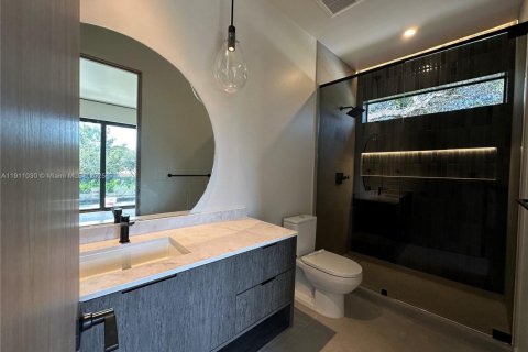 Villa ou maison à louer à Biscayne Park, Floride: 5 chambres, 351.45 m2 № 1967187 - photo 26