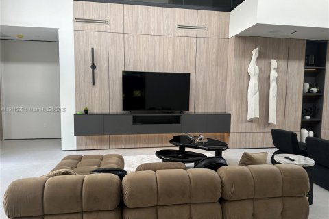 Villa ou maison à louer à Biscayne Park, Floride: 5 chambres, 351.45 m2 № 1967187 - photo 8