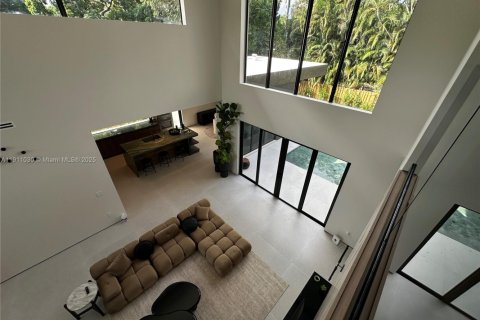 Villa ou maison à louer à Biscayne Park, Floride: 5 chambres, 351.45 m2 № 1967187 - photo 24