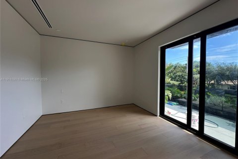 Villa ou maison à louer à Biscayne Park, Floride: 5 chambres, 351.45 m2 № 1967187 - photo 25