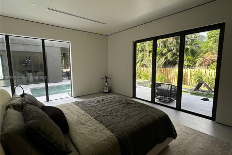 Villa ou maison à louer à Biscayne Park, Floride: 5 chambres, 351.45 m2 № 1967187 - photo 15