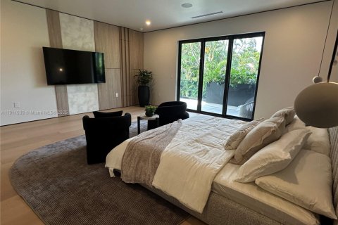 Villa ou maison à louer à Biscayne Park, Floride: 5 chambres, 351.45 m2 № 1967187 - photo 29