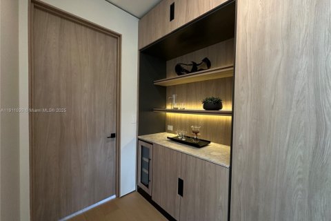 Villa ou maison à louer à Biscayne Park, Floride: 5 chambres, 351.45 m2 № 1967187 - photo 22