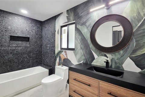 House in Boca Raton, Florida 5 bedrooms, 426.98 sq.m. № 1855025 - photo 21