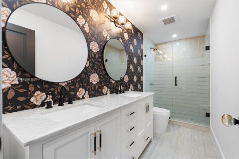 House in Boca Raton, Florida 5 bedrooms, 426.98 sq.m. № 1855025 - photo 23