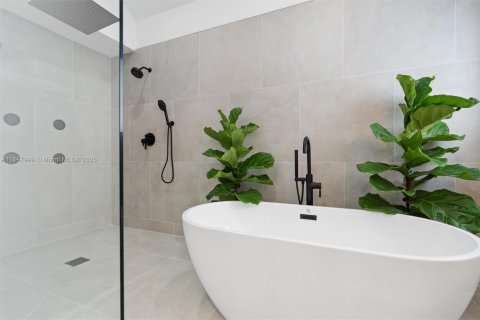 House in Boca Raton, Florida 5 bedrooms, 426.98 sq.m. № 1855025 - photo 27