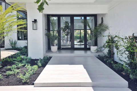 House in Boca Raton, Florida 5 bedrooms, 426.98 sq.m. № 1855025 - photo 4