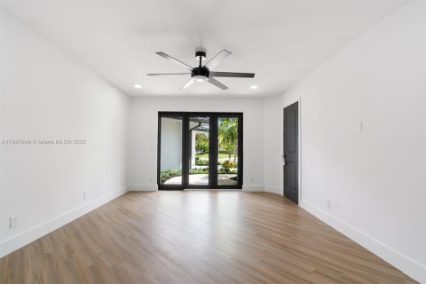 House in Boca Raton, Florida 5 bedrooms, 426.98 sq.m. № 1855025 - photo 22