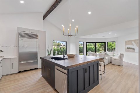 House in Boca Raton, Florida 5 bedrooms, 426.98 sq.m. № 1855025 - photo 11