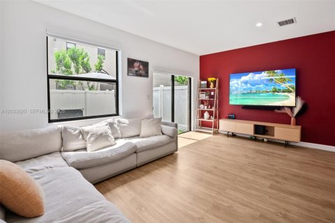 Купить таунхаус в Хайалиа, Флорида 2 спальни, 133.87м2, № 2078068 - фото 13