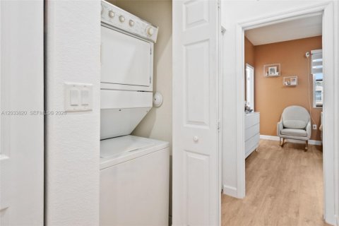 Купить таунхаус в Хайалиа, Флорида 2 спальни, 133.87м2, № 2078068 - фото 21