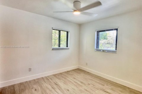 Condominio en alquiler en Miami, Florida, 2 dormitorios, 276.48 m2 № 1782056 - foto 5