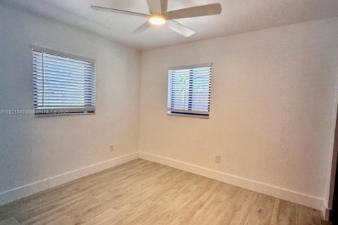 Condominio en alquiler en Miami, Florida, 2 dormitorios, 276.48 m2 № 1782056 - foto 9