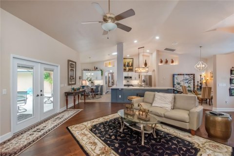 House in Ocala, Florida 3 bedrooms, 271.37 sq.m. № 758059 - photo 11