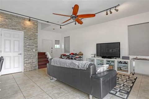 Casa en venta en Orlando, Florida, 4 dormitorios, 182.09 m2 № 1913783 - foto 10
