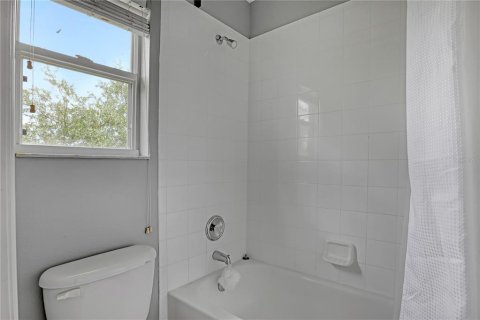 Casa en venta en Orlando, Florida, 4 dormitorios, 182.09 m2 № 1913783 - foto 30