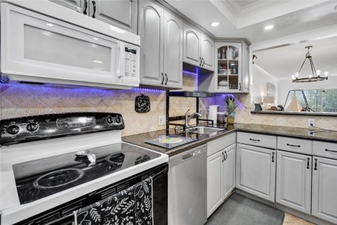 Condominio en venta en Pompano Beach, Florida, 3 dormitorios, 129.13 m2 № 2087029 - foto 2