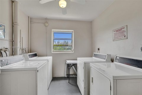 Condominio en venta en Pompano Beach, Florida, 3 dormitorios, 129.13 m2 № 2087029 - foto 28