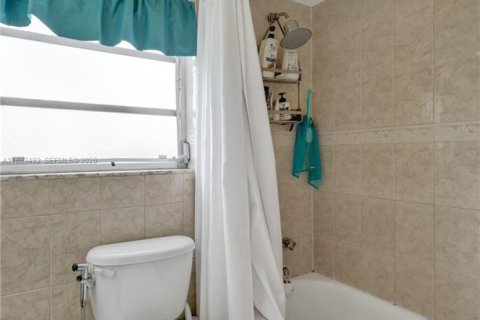 Condominio en venta en Pompano Beach, Florida, 3 dormitorios, 129.13 m2 № 2087029 - foto 15