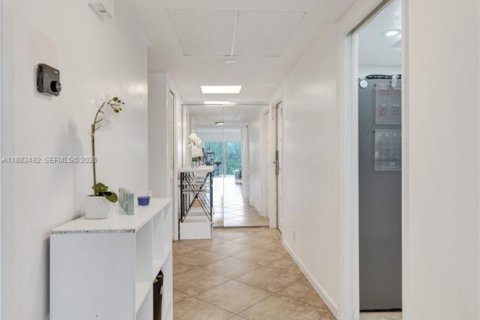 Condominio en venta en Pompano Beach, Florida, 3 dormitorios, 129.13 m2 № 2087029 - foto 9