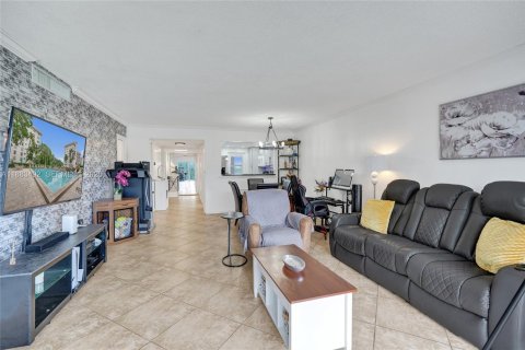 Condominio en venta en Pompano Beach, Florida, 3 dormitorios, 129.13 m2 № 2087029 - foto 8