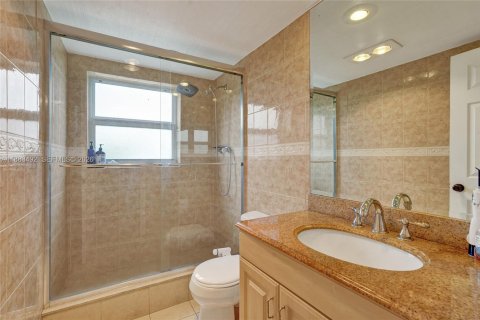 Condominio en venta en Pompano Beach, Florida, 3 dormitorios, 129.13 m2 № 2087029 - foto 21
