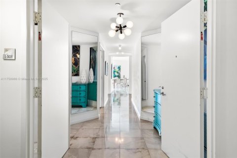 Кондоминиум с 3 спальнями в Авентура, Флорида № 2053542