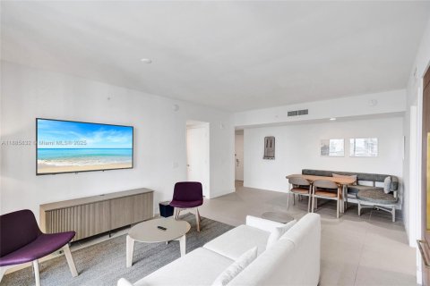 Condo in Miami, Florida, 2 bedrooms  № 1946835 - photo 9
